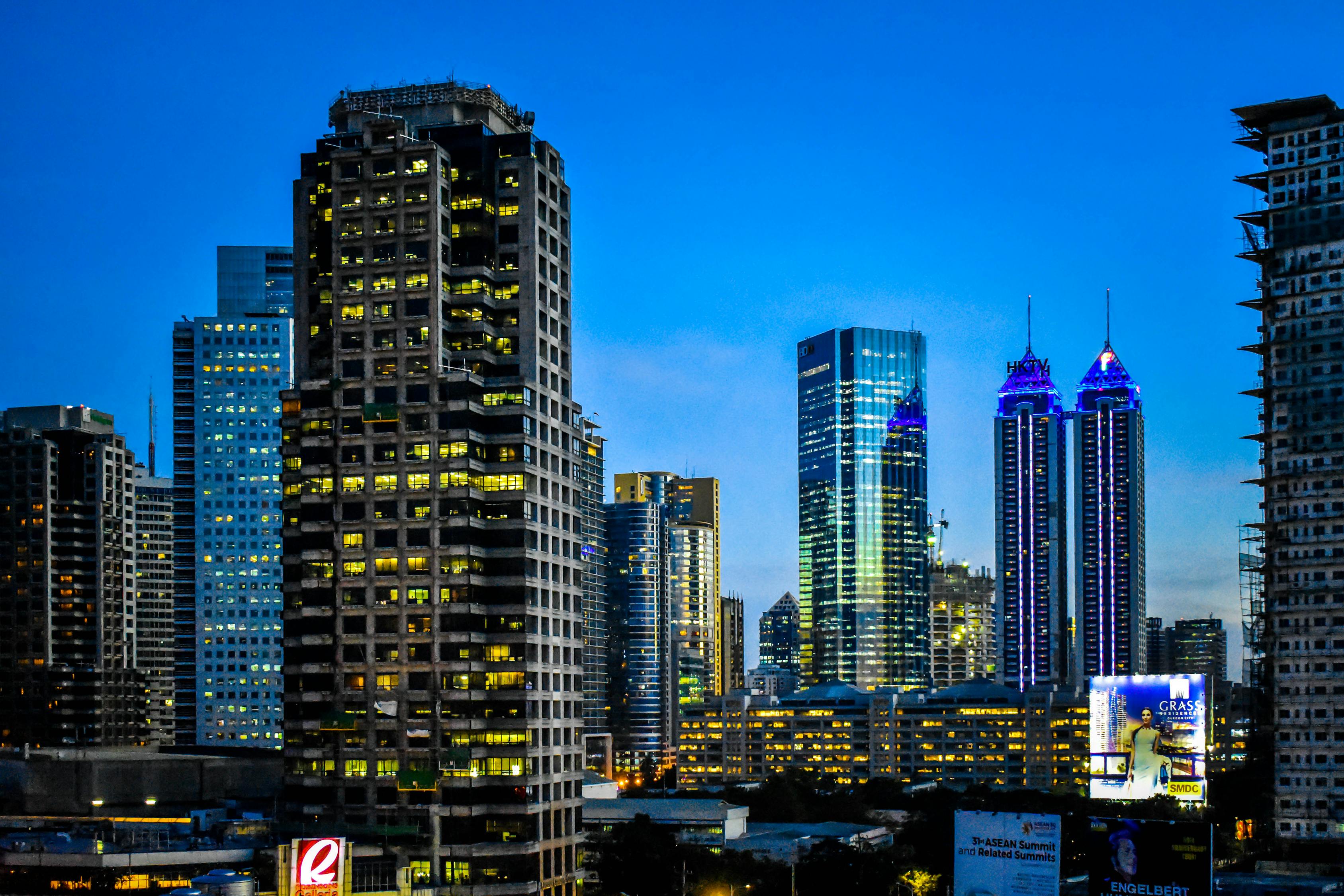 屯溪市中心房产中介，城市心脏的房产交易枢纽